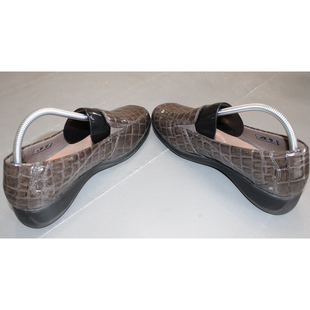 Clarks Collection Womens Gael Angora Loafer Shoes Brown Crocodile Embossed Sz 10 - Picture 4 of 8